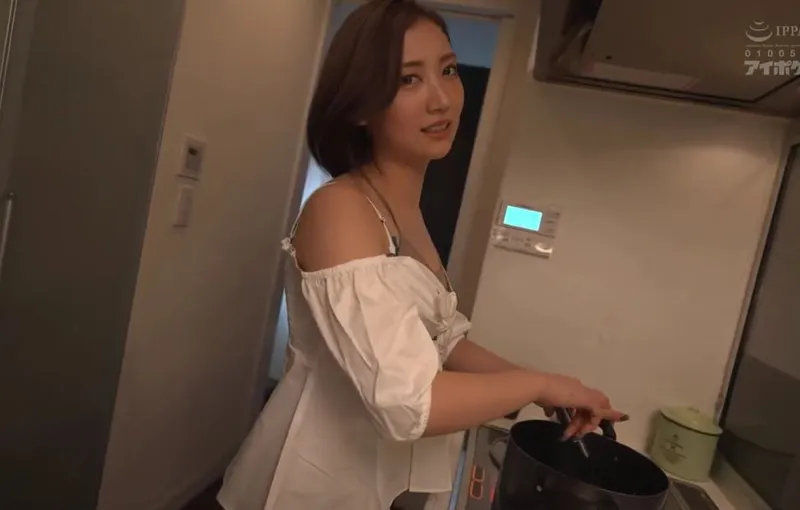 Cậu em ông xã trúng số và người vợ của anh trai có chiếc lưỡi điêu luyện