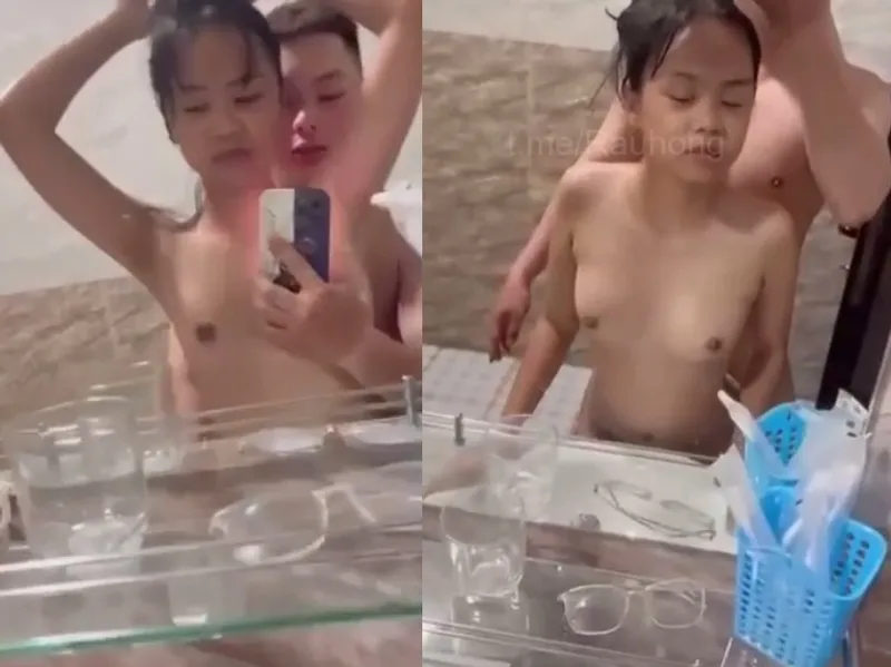 Dáng mảnh em cùng anh yêu phang trước gương quay kỉ niệm